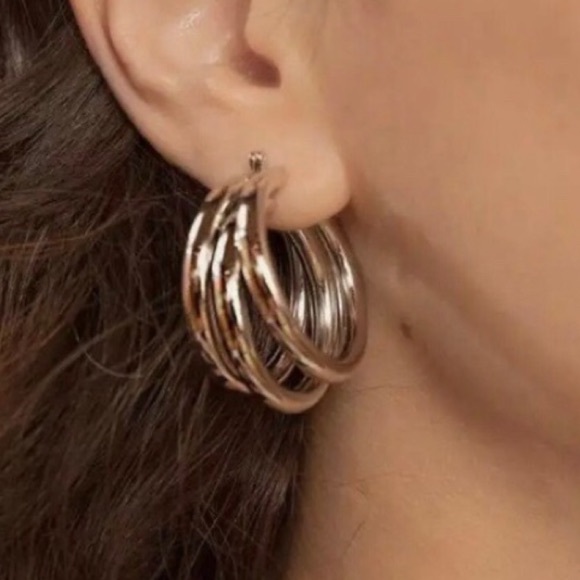 NWOT three-layers drop earrings - Picture 2 of 3